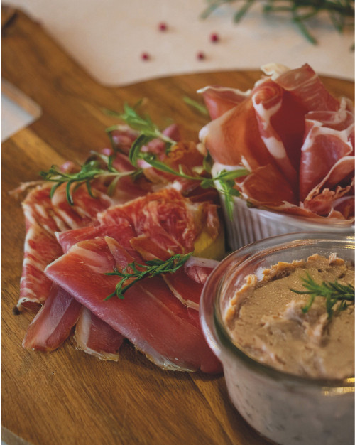 SÉLECTION DE CHARCUTERIES RÉGIONALES ET TERRINE DE SAVOIE 1KG 