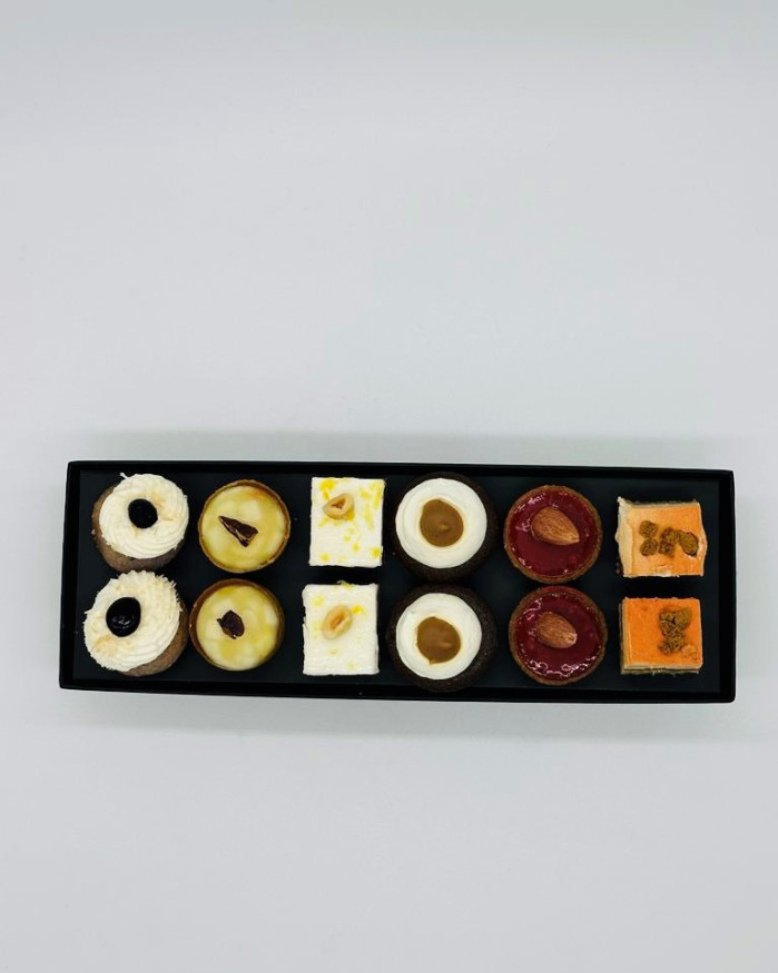 PLATEAU ASSORTI DE 12 MIGNARDISES SUCRÉES