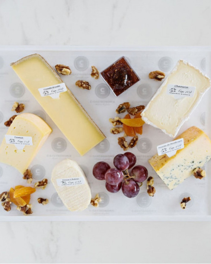 FROMAGE AFFINÉS ENTIERS - ASSORTIMENT DE 5 FROMAGES ET CONFIT DE MYRTILLES